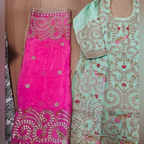 Salwar Kameez Suit - Picture 3 of 3